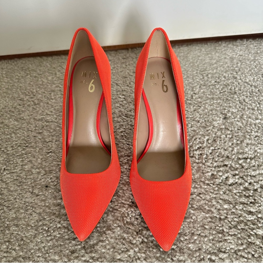 Mix No. 6 melon orange pumps